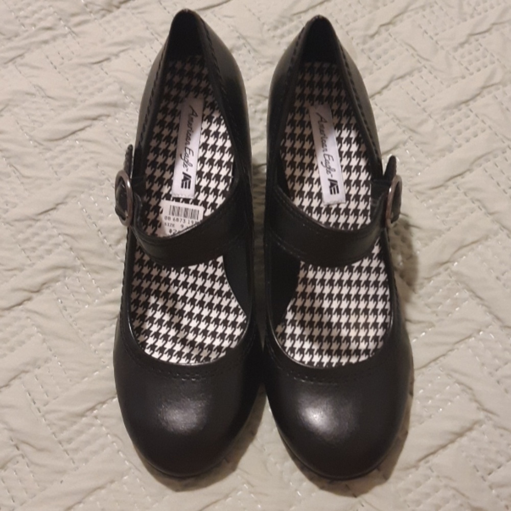 American Eagle chunky Mary Janes